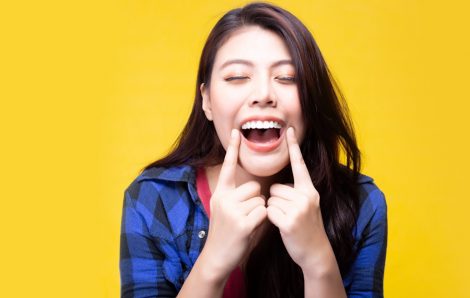 How Long Do Veneers Last On Teeth? Do You Have to Brush Veneers?